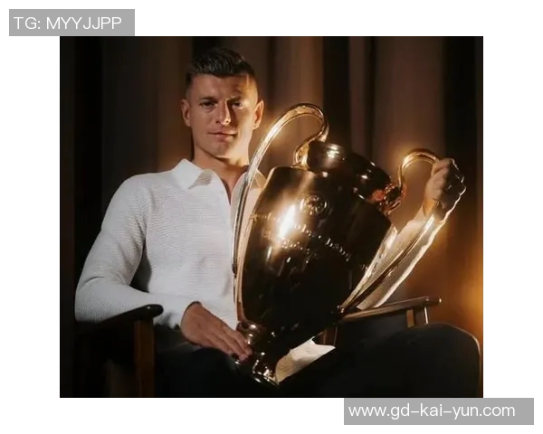 克罗斯谈皇马现状：不要总谈过去，我不需要别人说我想你